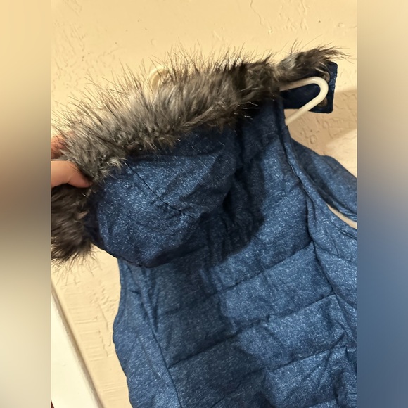 ❤️‍🔥2/$20❤️‍🔥Puffer Vest With Faux Fur Lining and Hood Size Small - Picture 6 of 7